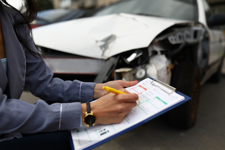 Officer filing a report after a car accident - Can you claim on a car accident without a police report?